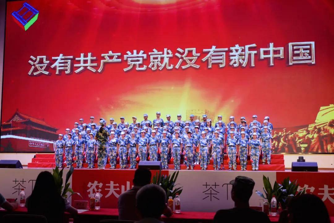 个人交社保交一半另一半交迟了？游戏画面